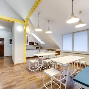 https://park-plus-hostel.hotelslviv.net